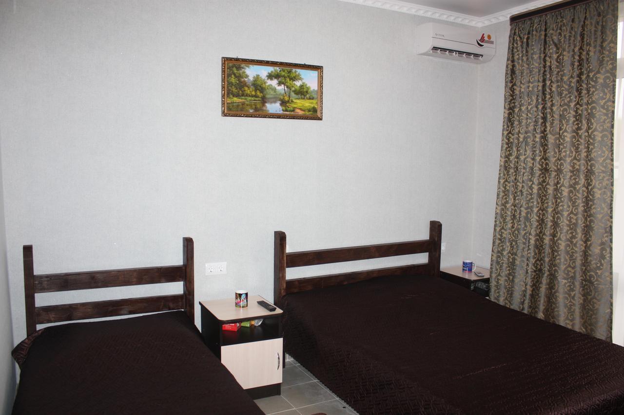Viktoria Hotel Πιτσούντα Δωμάτιο φωτογραφία